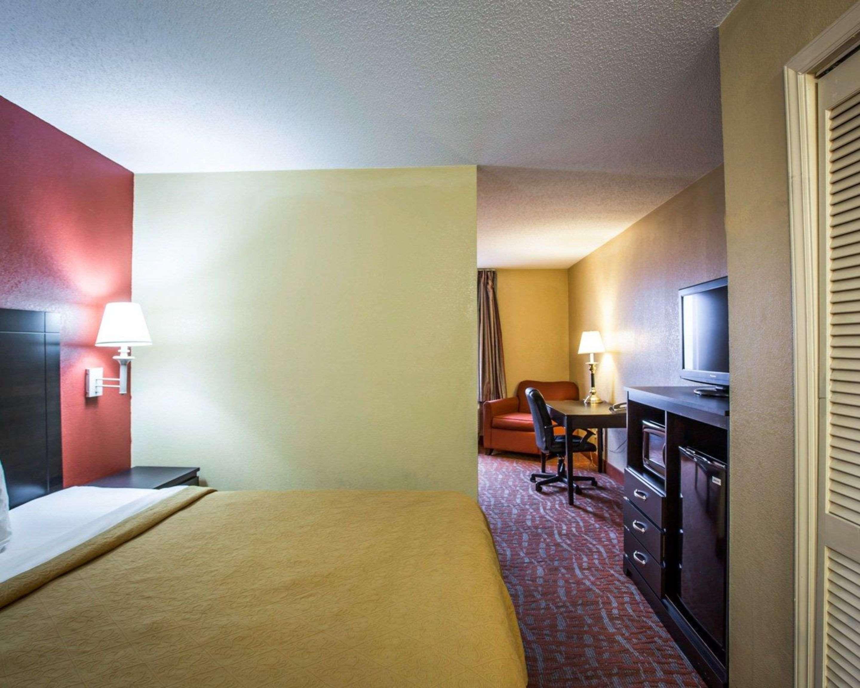 Quality Inn & Suites Monroe Exterior foto